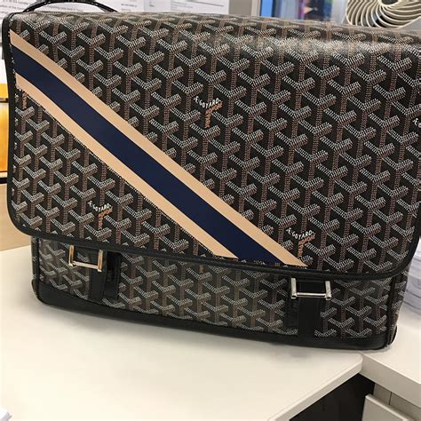 goyard blue clutch|goyard artois pm bag price.